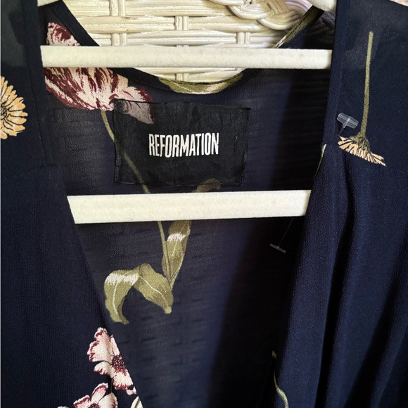 Reformation S/P wrap floral dress - Picture 5 of 7